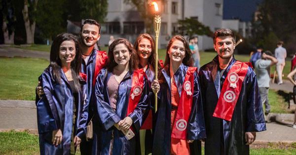2018-2019 Academic Year Graduates Bid Farewell to the City with a Torchlight Procession